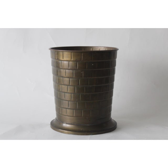Warm Brass Wastebasket Brick Wall Pattern Detail Patina Vintage Mid Century Hollywood Regency For Sale - Image 4 of 8