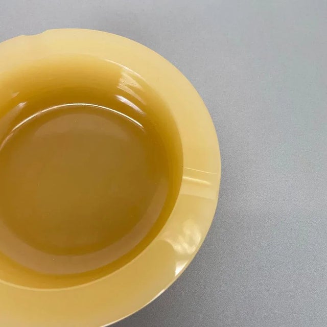 Murano Opaline Glass Ashtrays from Cenedese, 1960s, Set of 2 For Sale - Image 12 of 18