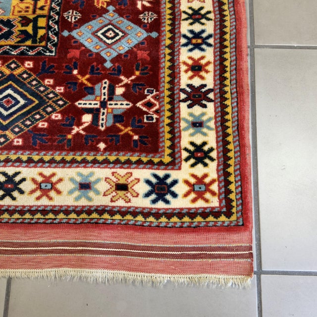 Yalameh Rug with Fine Geometric Pattern by Ignoto For Sale - Image 5 of 11