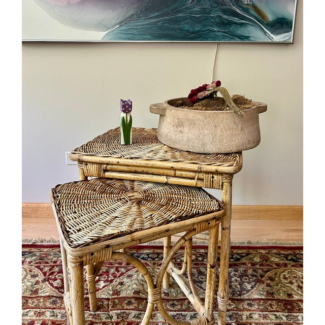 Wood 1960s Mid-Century Bohemian Woven Wicker & Rattan, Bamboo Sunburst Nesting Tables - Set of 2 For Sale - Image 7 of 9
