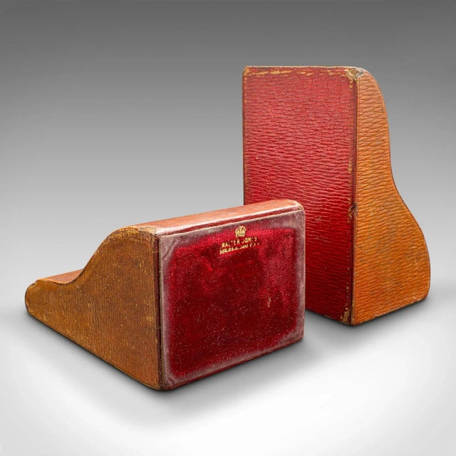 1900s Edwardian Pair of Antique Decorative Bookends, English, Leather, Book Rest For Sale - Image 6 of 8