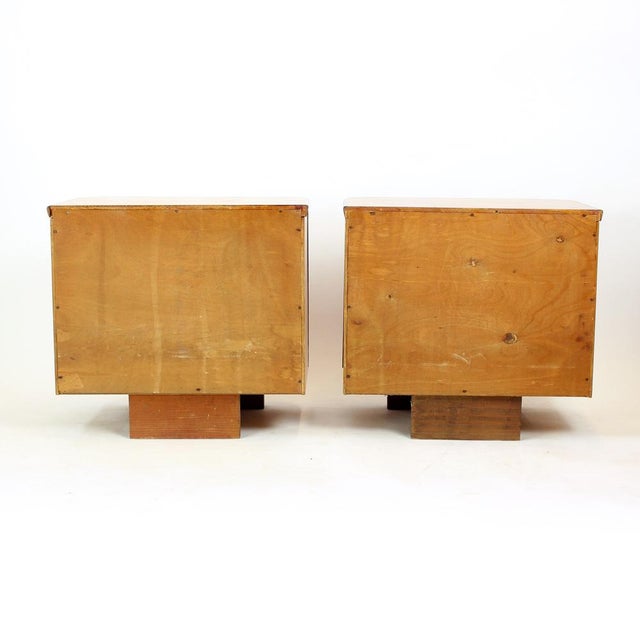 Art Deco Bedside Tables in Walnut Veneer, Former Czechoslovakia, 1940s, Set of 2 For Sale - Image 12 of 15