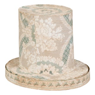 English 19th Century Victorian Period Paper Hat Box with Floral Décor For Sale