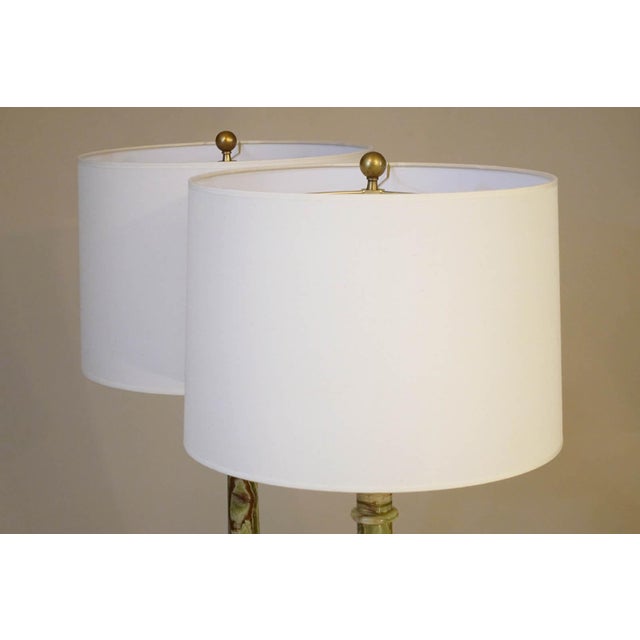 XL Pair Neo Classic Hollywood Regency Modern Green & Rust Onyx Marble Tuscan Style Column Table Lamps 1960's Italy For Sale - Image 13 of 14