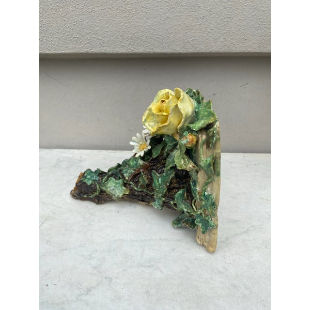 Late 19th Century Late 19th Century French Majolica Rose & Daisy Sconce For Sale - Image 5 of 9