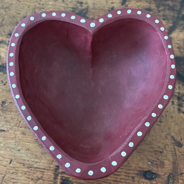 1990s Carved Wood Heart Bowl For Sale In Savannah - Image 6 of 6