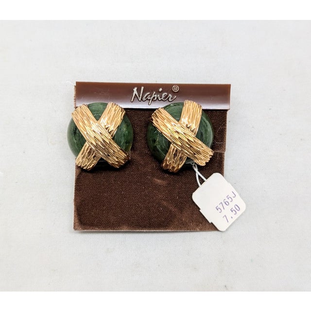 Vintage Signed Napier Round Domed Green X Clip Earrings, 1974 For Sale In Philadelphia - Image 6 of 10