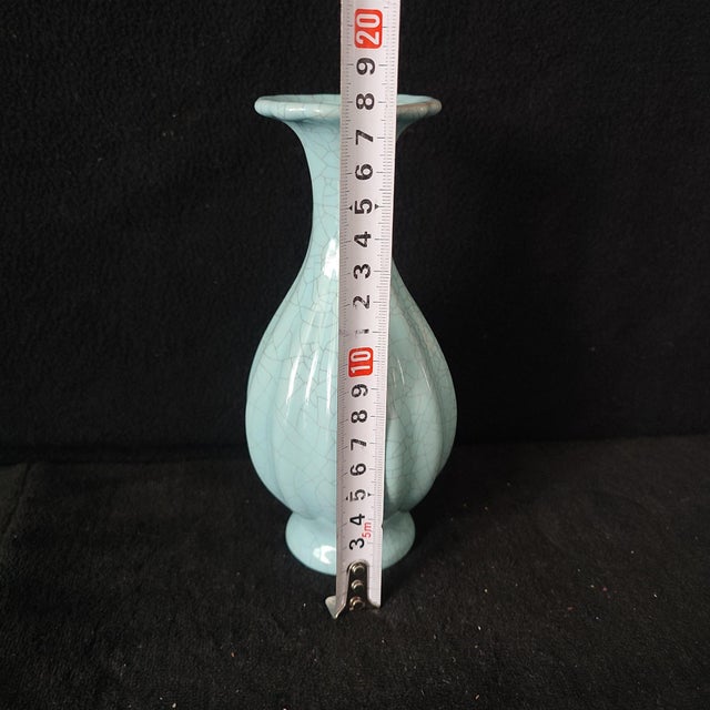 Chinese Ceramic Vase,Guan Ware Crackle Glaze Celadon Porcelain Yuhuchun Vase For Sale - Image 9 of 10