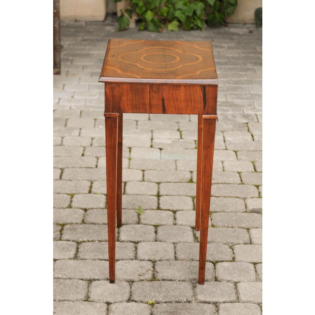 Italian Italian 1820s Walnut Side Table with Oyster Veneer and Inlaid Quadrilobe Motif For Sale - Image 3 of 12