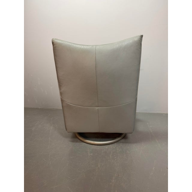 Mid-Century Grey Leather Torino Swivel Lounge Chair by Rolf Benz, Germany, 1980s For Sale - Image 6 of 7