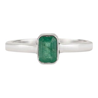 Emerald Bezel Set Solitaire Ring in 925 Sterling Silver - Size 7.5 For Sale
