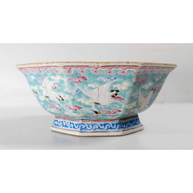 19th Century Chinese Turquoise and Famille Rose Octagonal Bowl With Cranes, Tongzhi Period For Sale - Image 9 of 15