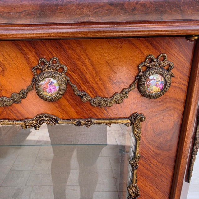 French Louis XVI Vernis Martin Style Vitrine Display Cabinet Gilt Bronze Mounts For Sale In Miami - Image 6 of 15