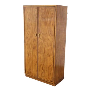 1970s Drexel Heritage Consensus Pecan Illuminated Bar Cabinet For Sale