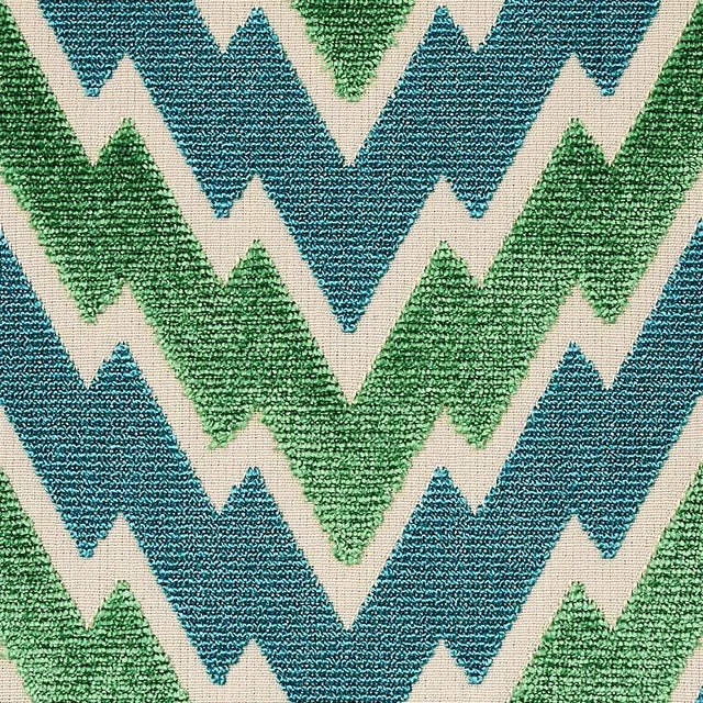 Ooh la la! This exquisite, high style cut velvet is just what you need when you want to add some oomph to a room. The mid-...