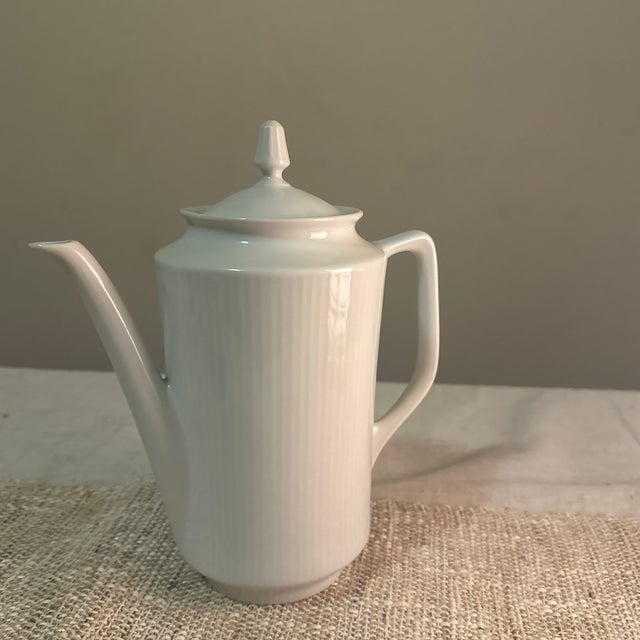 Ceramic Antique Jahre Bareuther Ceramic Tea Pot in White For Sale - Image 7 of 7