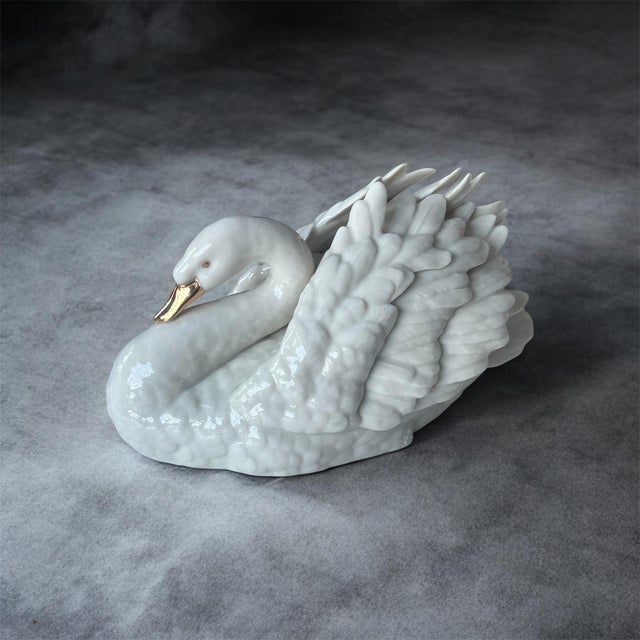 1980s Vintage Lenox “The Graceful Swan” Porcelain Figurine | White Swan Home Décor For Sale - Image 5 of 13