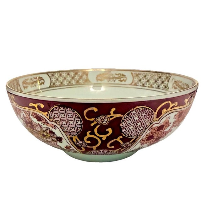 Japanese Mid-Century Gold Imari 8.5” Hand Painted Japanese Floral Rickshaw Porcelain Bowl For Sale - Image 3 of 12