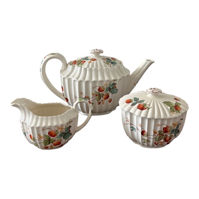 1950s Copeland Spode Strawberry Pattern Tea Pot, Sugar and Creamer Set- 3 Pieces For Sale