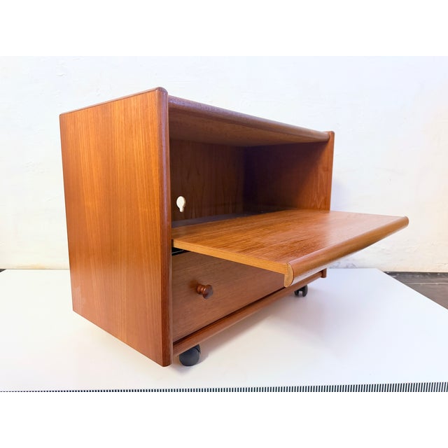 1980s Vintage Danish Teak Record Trolley, 1960s For Sale - Image 5 of 11