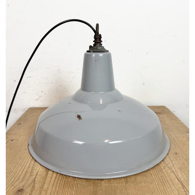 Industrial British Grey Enamel Factory Pendant Lamp from Benjamin Electric Manufacturing Company, 1960s For Sale - Image 15 of 17