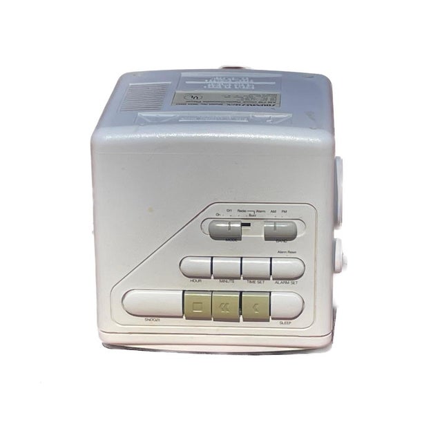 Contemporary 1980s Post-Modern Soundesign White Cube Clock Radio & Cassette Player For Sale - Image 3 of 5