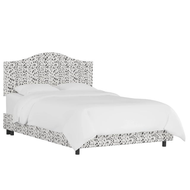Kenmore Bed in Ink Linen Leopard, King For Sale In Chicago - Image 6 of 6