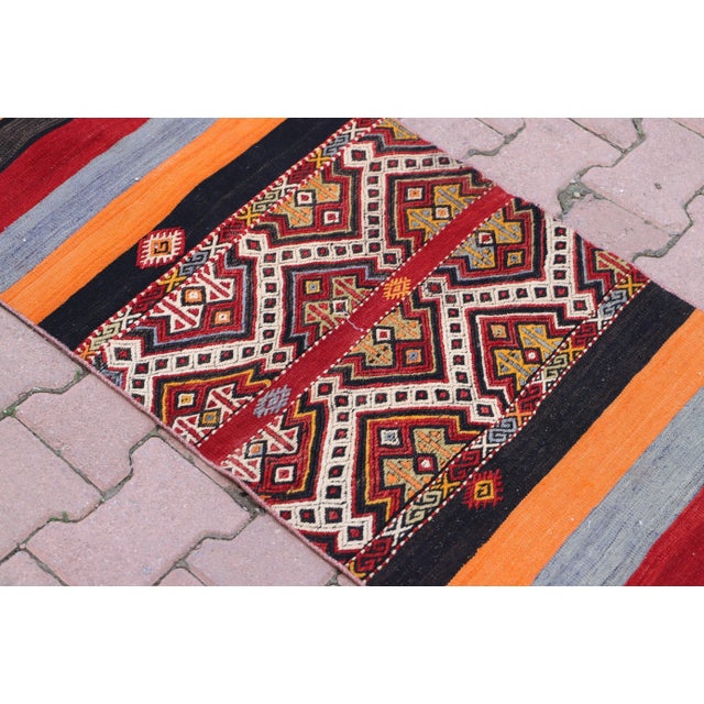 1980s 1980s Ethnic Design Cappadocia Hand Knotted Natural Wool Kilim Runner Rug For Sale - Image 5 of 12