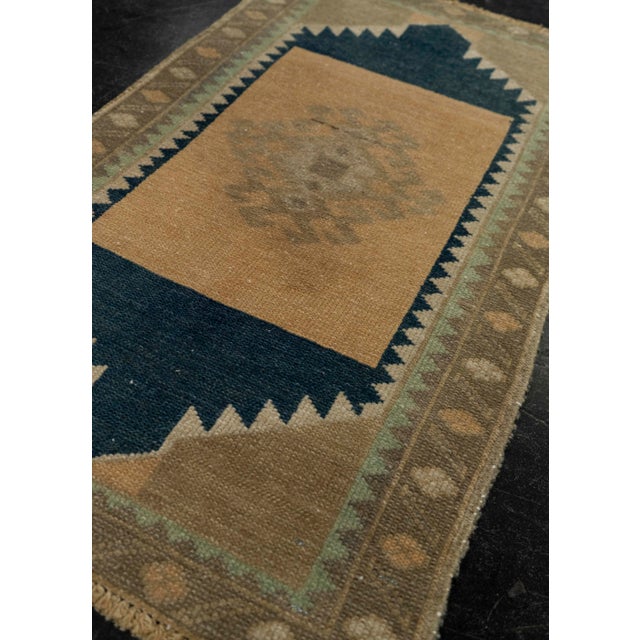 Textile Turkish Mini Rug Oriental Hand Knotted Vintage Rug 1'6" x 2'9" #21219 For Sale - Image 7 of 8