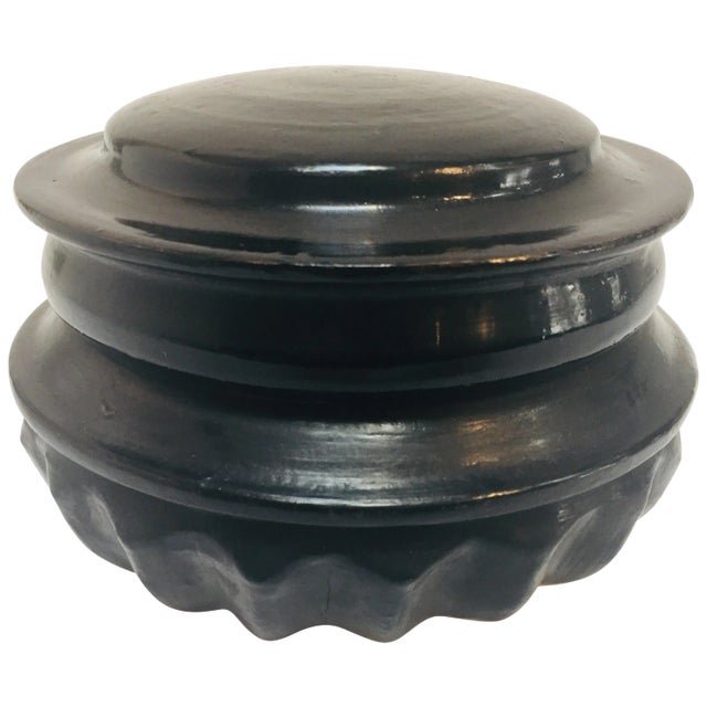 Burmese Black and Red Round Box Lacquer Offering Vessel Urn For Sale