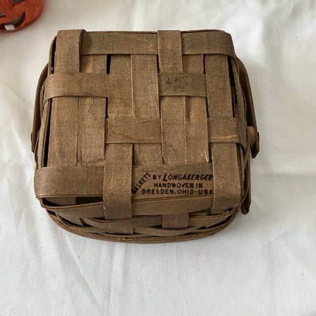 Longaberger Signed Vintage Medium Berry Basket, Hand Woven Maple Wood, 1980s For Sale - Image 4 of 18