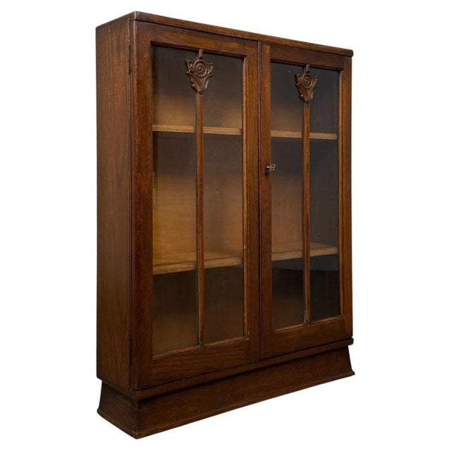 Early 20th Century Antique English Edwardian Oak Display Cabinet For Sale - Image 5 of 11