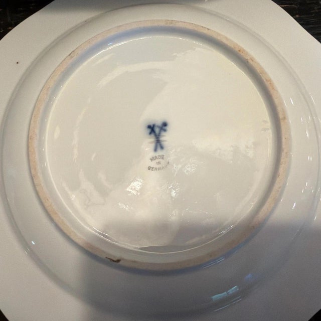 Late 19th Century Meissen MS220 7inch Plates (7) Plus Matching Gravy Boat For Sale - Image 14 of 18