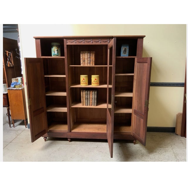 Age: circa 1915 Wood type: solid and veneered walnut Condition: very good, meticulously maintained, fully restored...