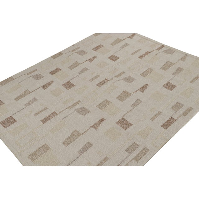 This 8x10 Swedish-style kilim joins the new "Watson yarn" flatweaves in Rug & Kilim’s Scandinavian rug collection....