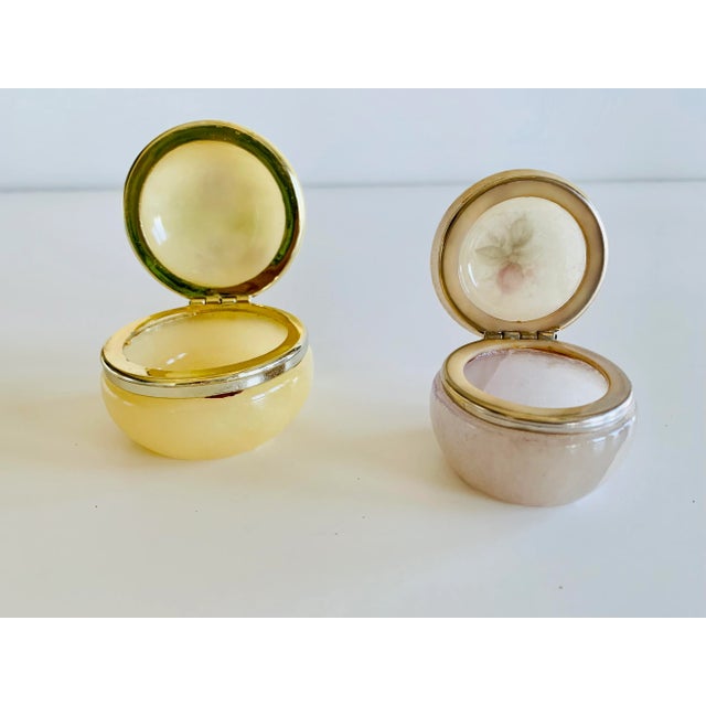 Traditional Italian Alabaster Trinket Boxes From the 1970s - a Pair For Sale - Image 3 of 6