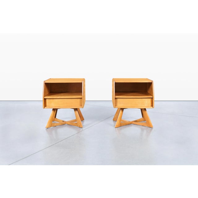 Heywood-Wakefield Mid-Century Modern Maple Nightstands by Heywood-Wakefield, Model M-778 For Sale - Image 4 of 12