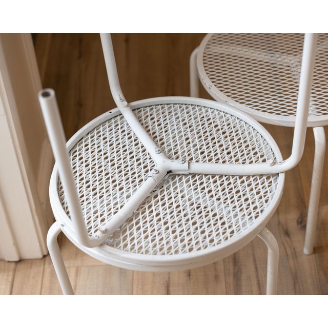 1960s Mid-Century Italian Style White Metal Mesh Tripod Stacking Tables - Set of 4 For Sale - Image 12 of 12