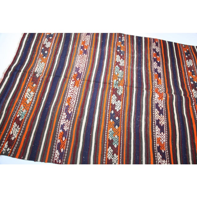 1960s Turkish Handwoven Kilim Rug -4' 7'' X 6' 7'' For Sale In Tampa - Image 6 of 12