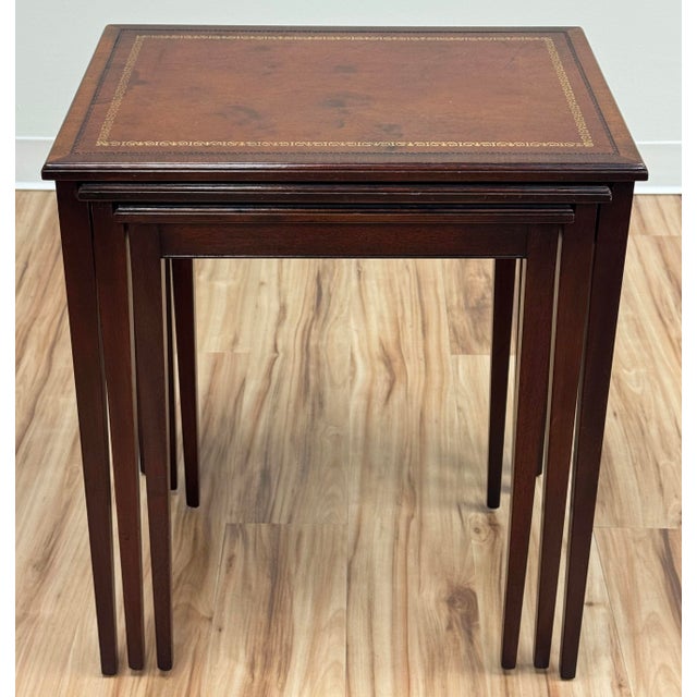 Traditional Vintage Heritage-Henredon Leather and Mahogany Nesting Tables, Set of 3 For Sale - Image 3 of 13