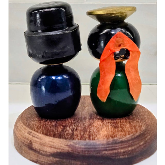 Mid 20th Century Vintage Japanese Kokeshi-Inspired Wooden Couple Dolls on Base For Sale - Image 5 of 10