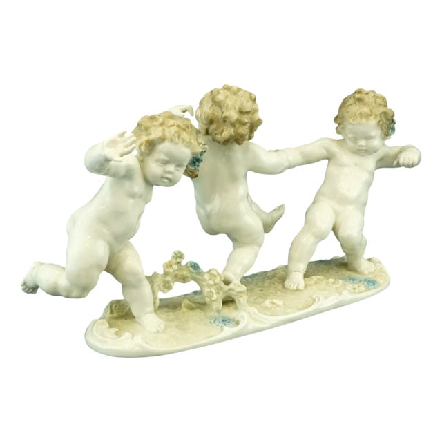 20th Century Porcelain Sculpture with Triptych of Putti by Karl Tutter for Hutschenreuther, Germany For Sale