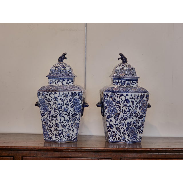 19th Century English 19th Century Blue and White Porcelain Lidded Pot Pourri Pots with Dogs For Sale - Image 5 of 12