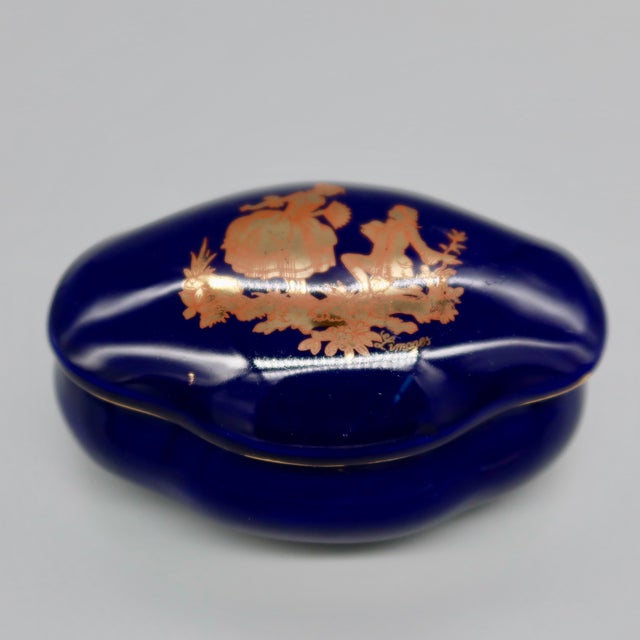 Vintage French Limoges Cobalt Blue Trinket Box — Gilt Courting Scene, 20th Century For Sale In Austin - Image 6 of 7