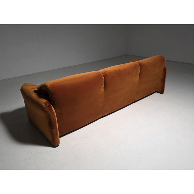 1970s Maralunga Sofa Set by Vico Magistretti for Cassina, 1970s, Set of 2 For Sale - Image 5 of 15