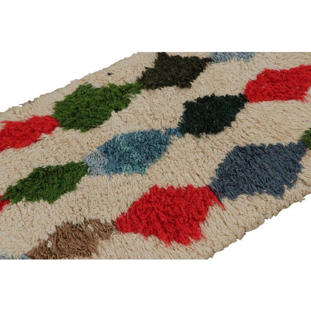 1950s Vintage Moroccan Runner Rug in Beige With Diamond Patterns, From Rug & Kilim For Sale - Image 5 of 7