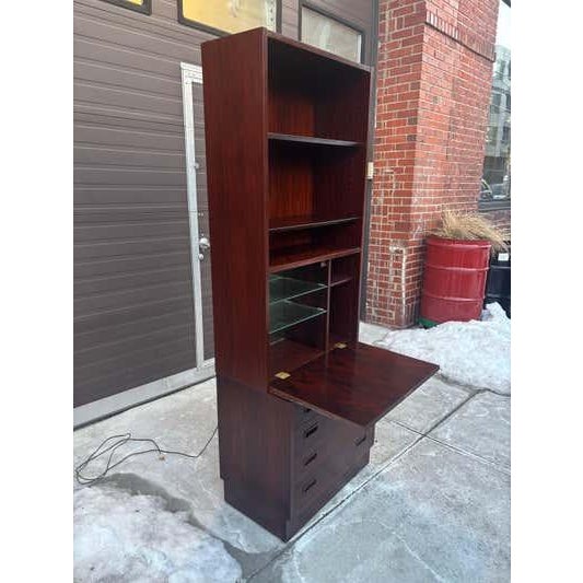 Brown Rosewood Bar Cabinet, Mid-20th Century, Adjustable Glass Shelves, 1975 For Sale - Image 8 of 9