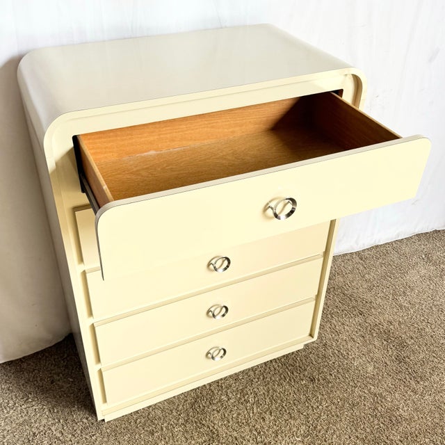 Postmodern 1980s Postmodern Cream Lacquer Laminaye Waterfall Highboy Dresser For Sale - Image 3 of 10