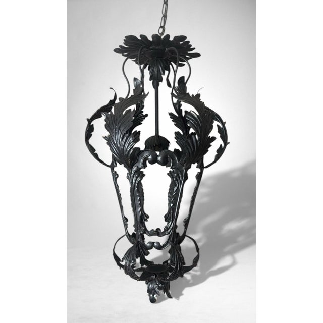 Early 20th Century Italian Florentine Renaissance Revival Style Pair Italian Wrought Iron Lanterns For Sale - Image 10 of 18