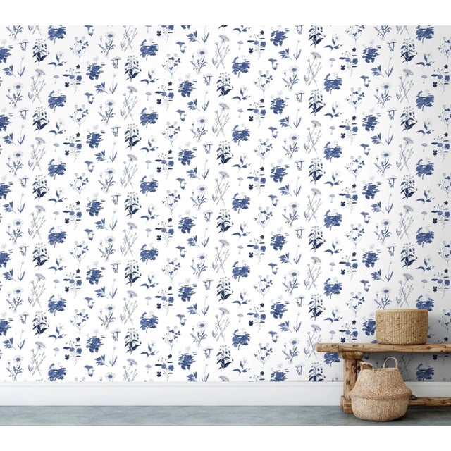 Trimmed Width: 27" Horizontal Repeat: 27” Vertical Repeat: 20" Printed on 30” Standard Clay Coated Paper.